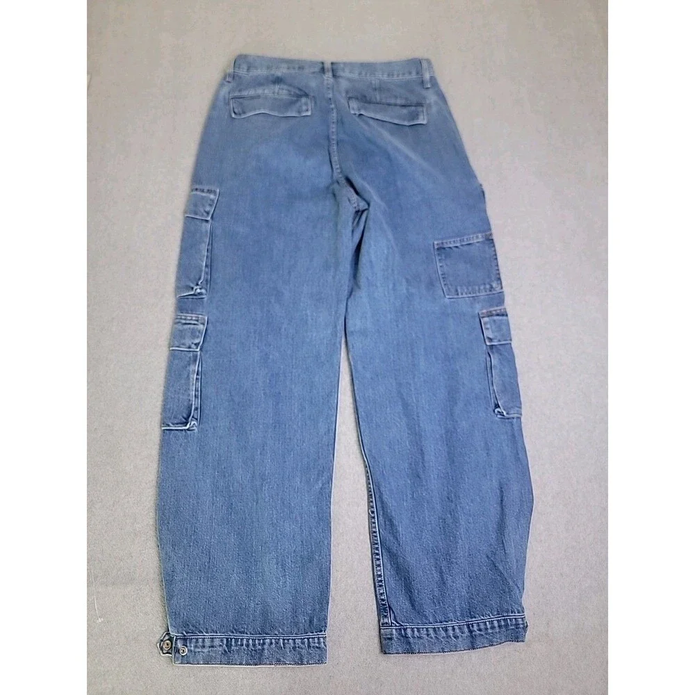 Aritzia please see